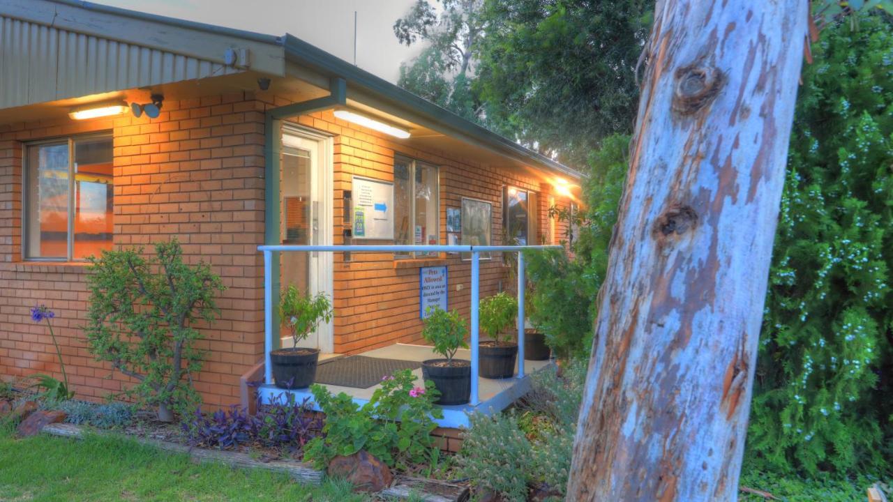 Cobar Caravan Park מראה חיצוני תמונה